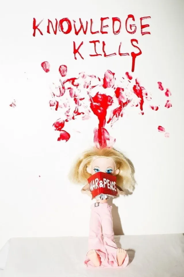 Everything Kills, S Magazine: поясной портрет