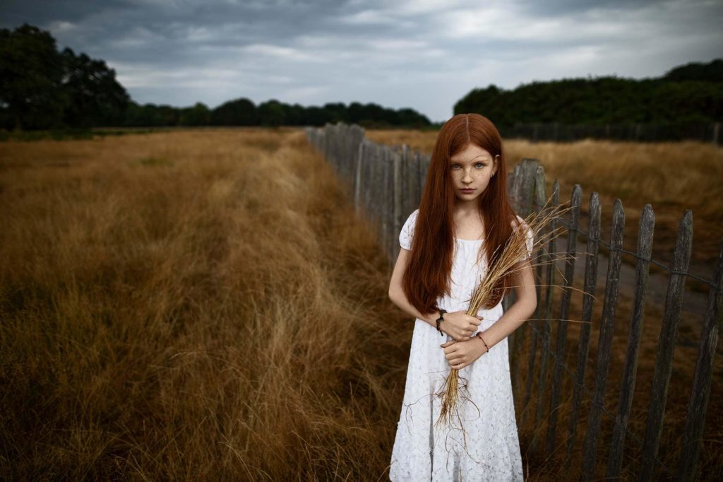 Фотосессия в Richmond Park, фотограф в Лондоне, портрет рыжей девушки с веснушками