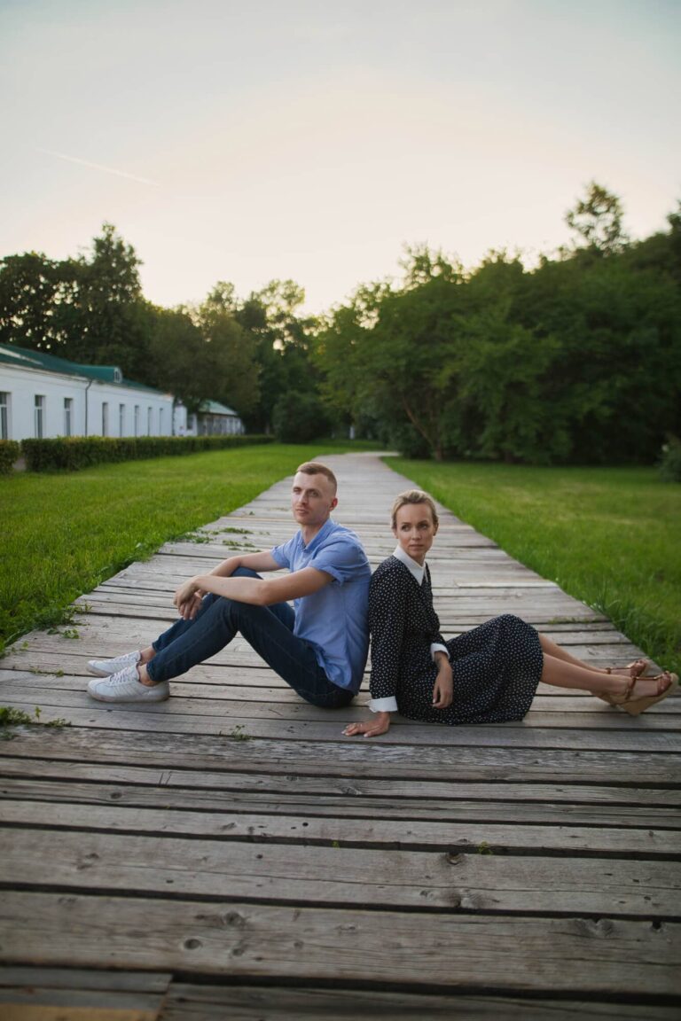 На мостках у воды